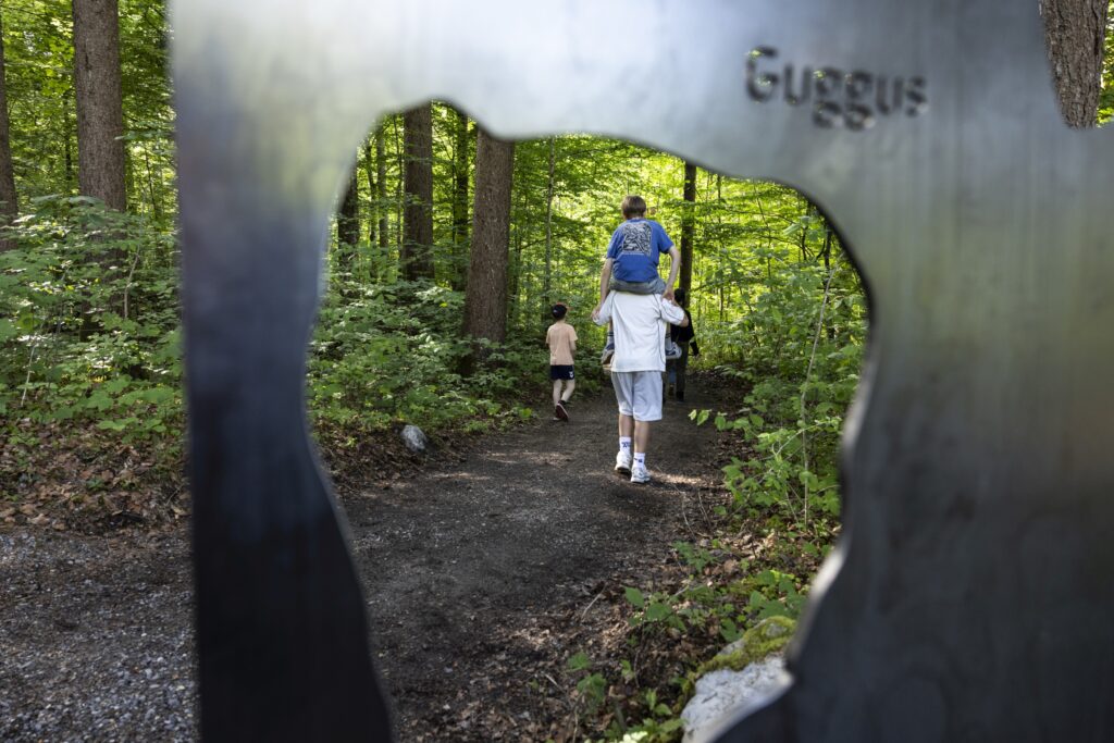 riese wirm wald: guggus