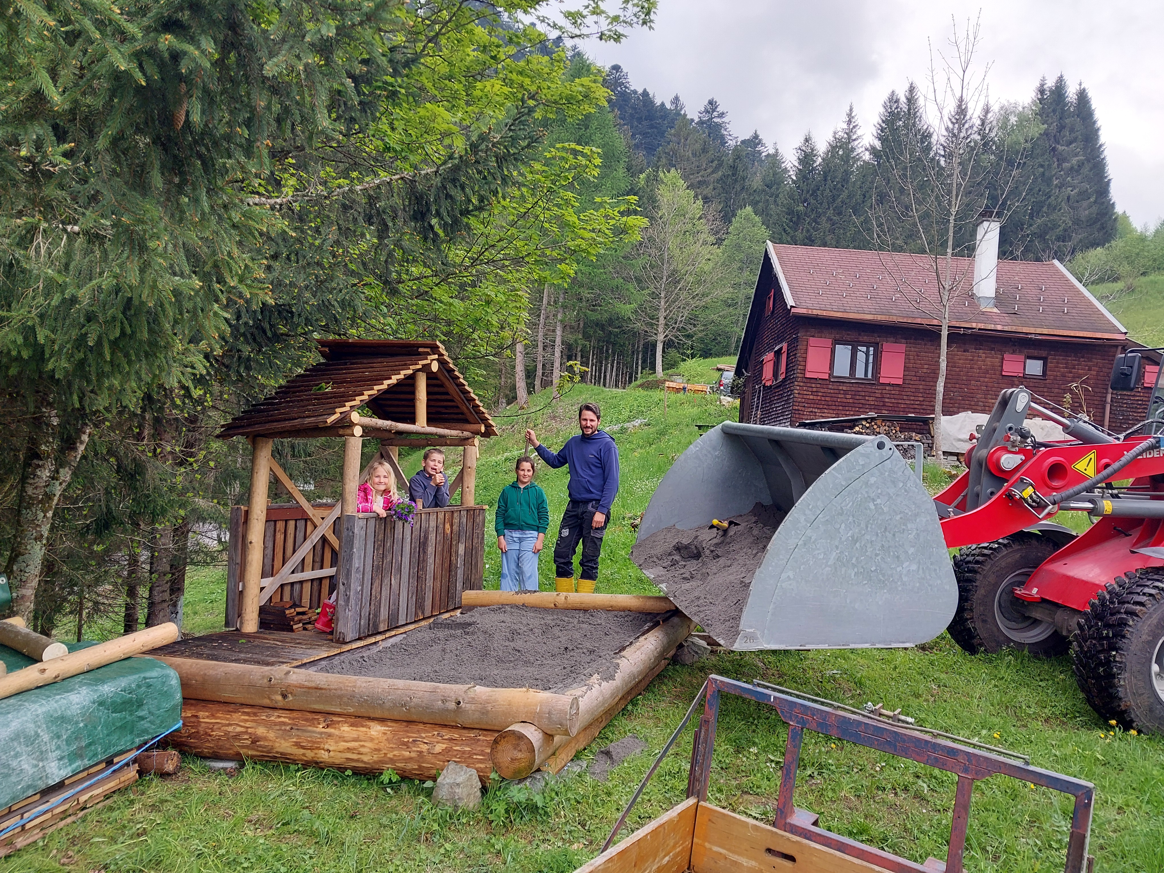 „Sandkasten-Füllaktion“ im Brandnertal